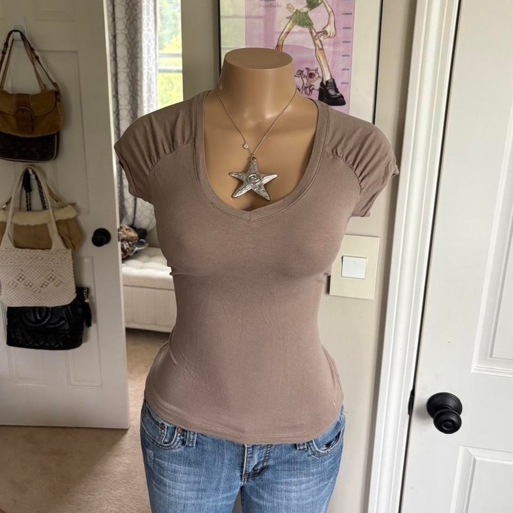 y2k 2000s taupe fitted v neck baby tee top